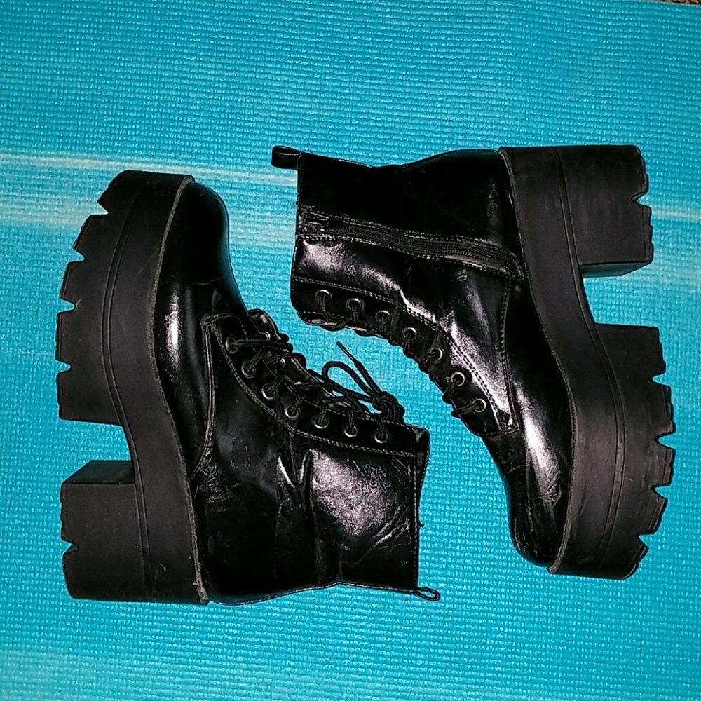 Black Platform Boots - Picture 1 of 5